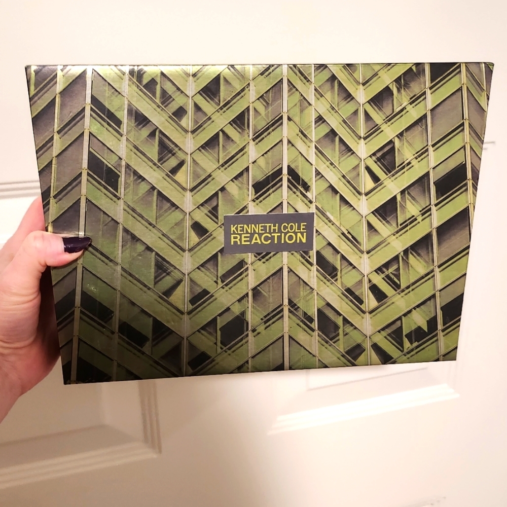 Kenneth Cole Reaction Cologne Empty Box Green